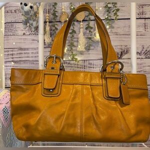 Coach Vintage HOST PICK 🎉🎉🎉🎉”2010”Soho Hampton Mustard Leather Shoulder Bag